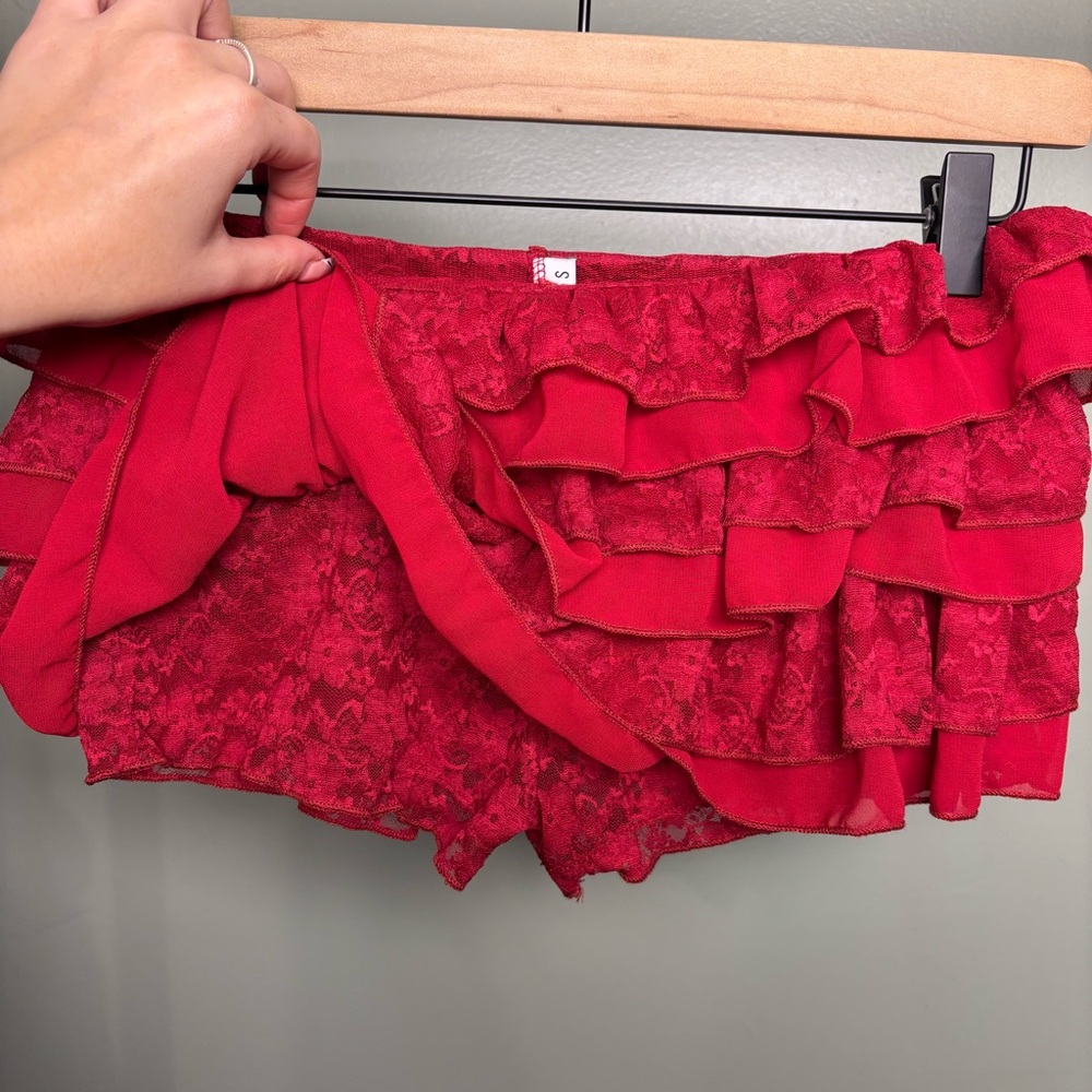 Red Ruffled Lace Micro Shorts - Picture 3 of 3